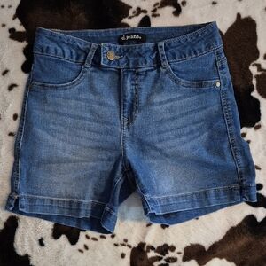 D. Jeans Mid-Wash Blue Denim Shorts